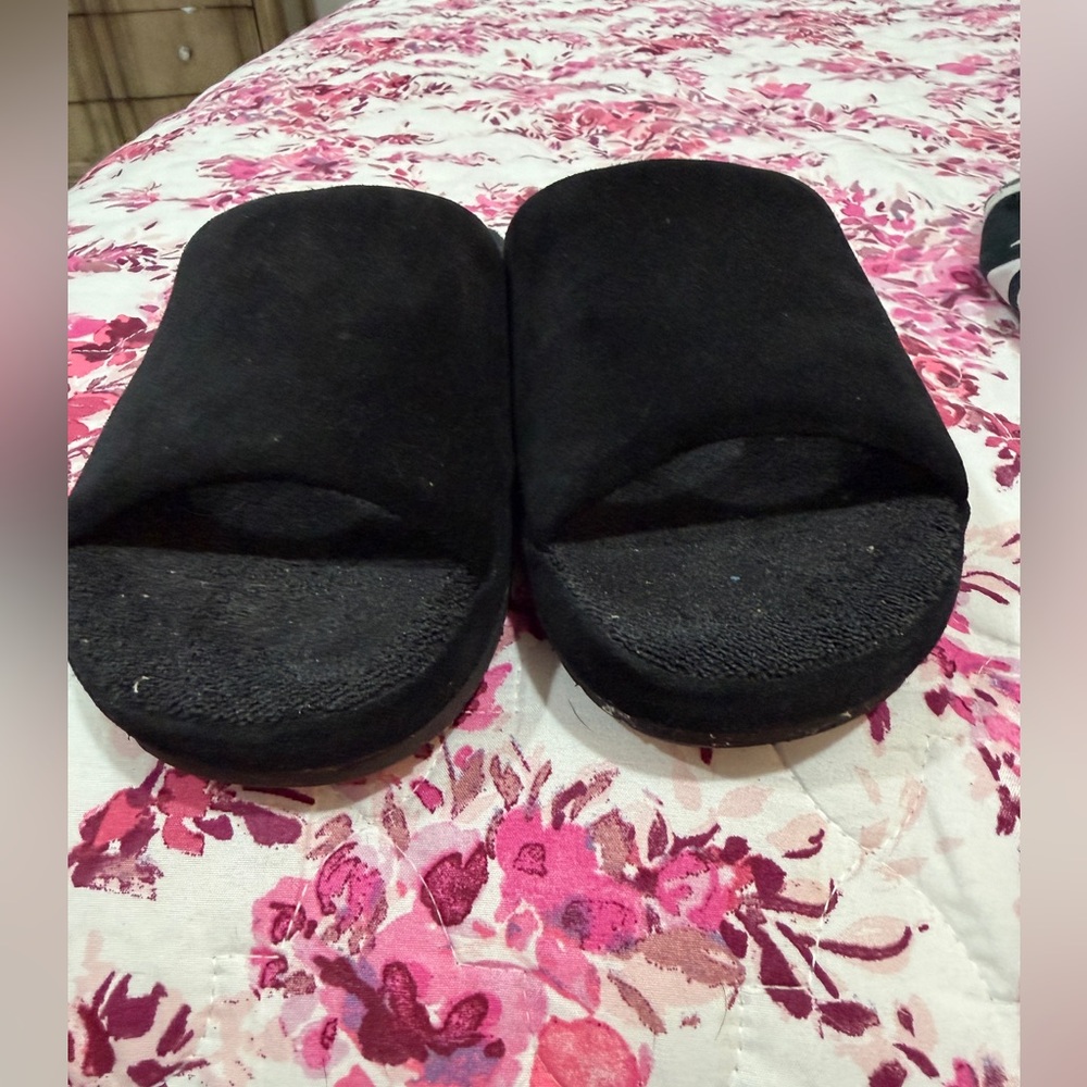 Vince Black Ribbed Sole Slides